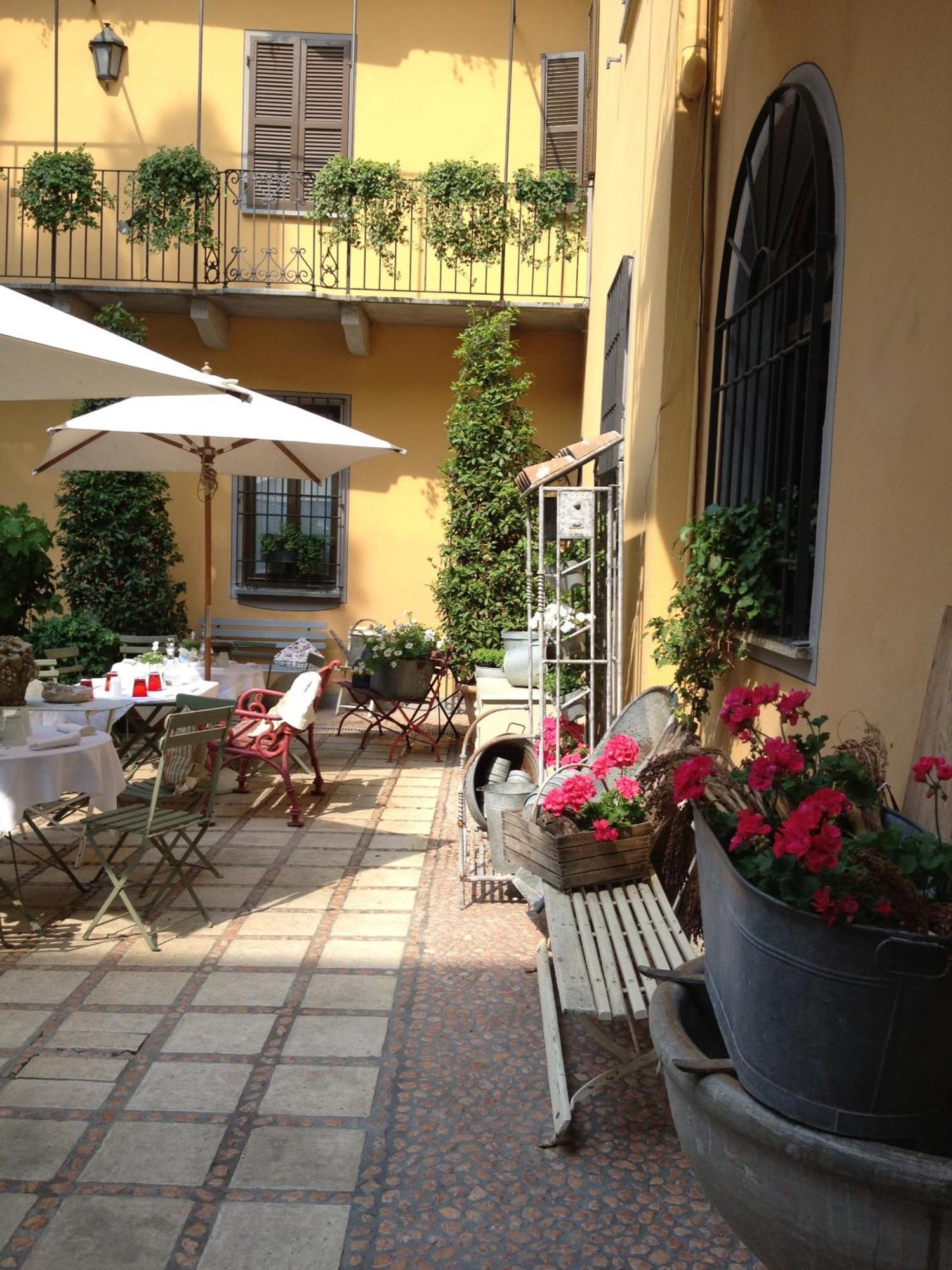 Albergo Residence Perosi Tortona Eksteriør bilde